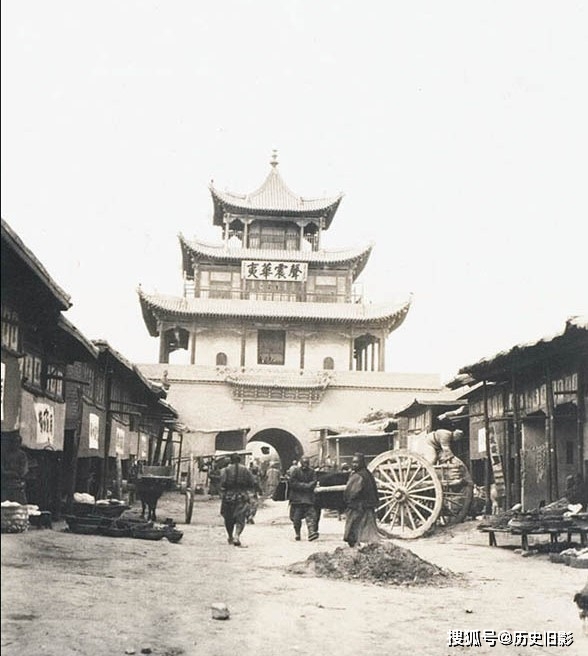 1910年甘肃酒泉历史建筑照片,肃州北城门与鼓楼