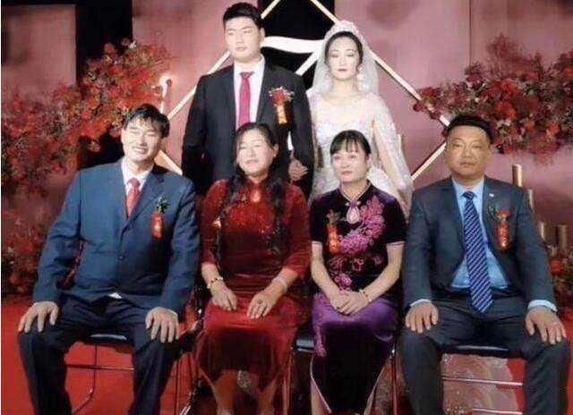 大衣哥儿媳陈萌和陈亚男对比 88a3ec4928d446a5a2a89440b1b33ac4.jpeg