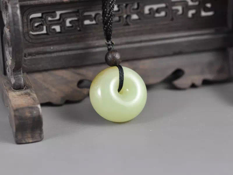 寓意|小小翡翠平安扣，却有大讲究！！