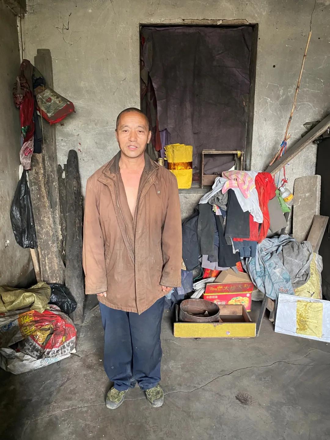 清水慈善为瓦房店祝华街道送爱心物资