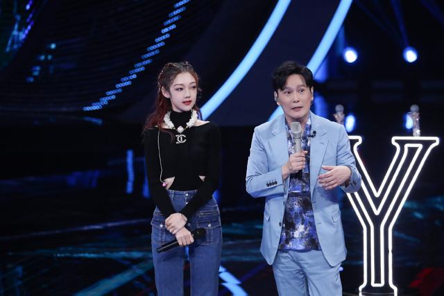 张信哲53岁录歌唱综艺音色有变？一直未婚的他心