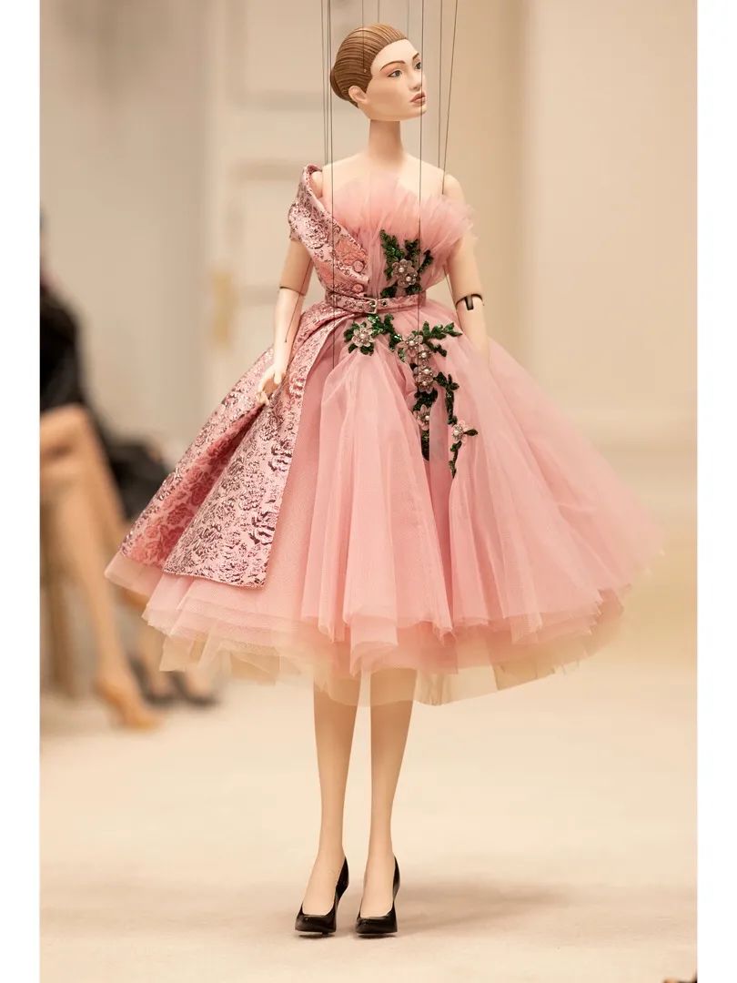 show|如果没有 “真人模特”，时尚要怎么玩