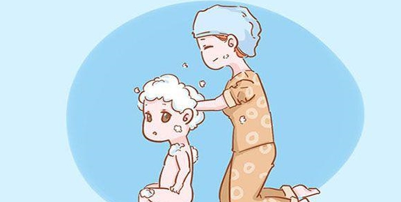 妈妈|妈妈要避免做这4件事，宝宝身体少生病给宝宝洗澡有讲究