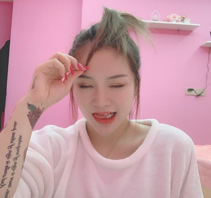 如此的高效的表现,姚梓钇被直接任命为当时的体操队队长,本以为会从此