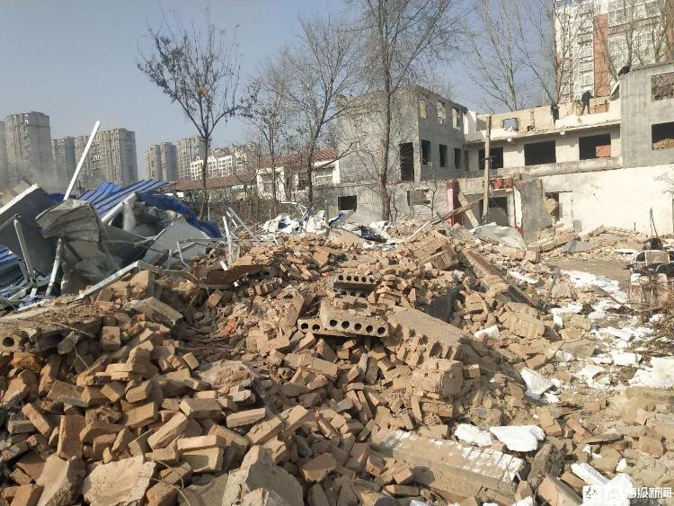 副书记辩解强拆现场是P图，关键问题是纠正违法