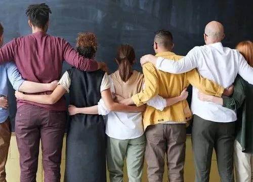 自杀成年轻人第二大死因,“聊五毛钱”真能救命!
