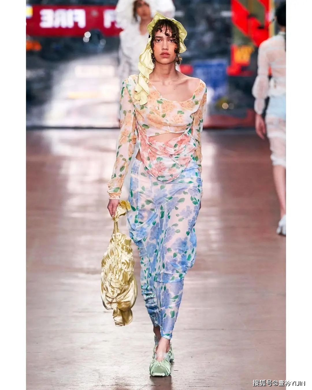 女性|新锐品牌yuhan wang国内首秀 | 极致的浪漫主义,拥抱女性的柔软力量