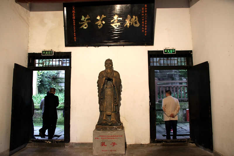 黑石山|一个具有独特的自然景观的风景区——黑石山