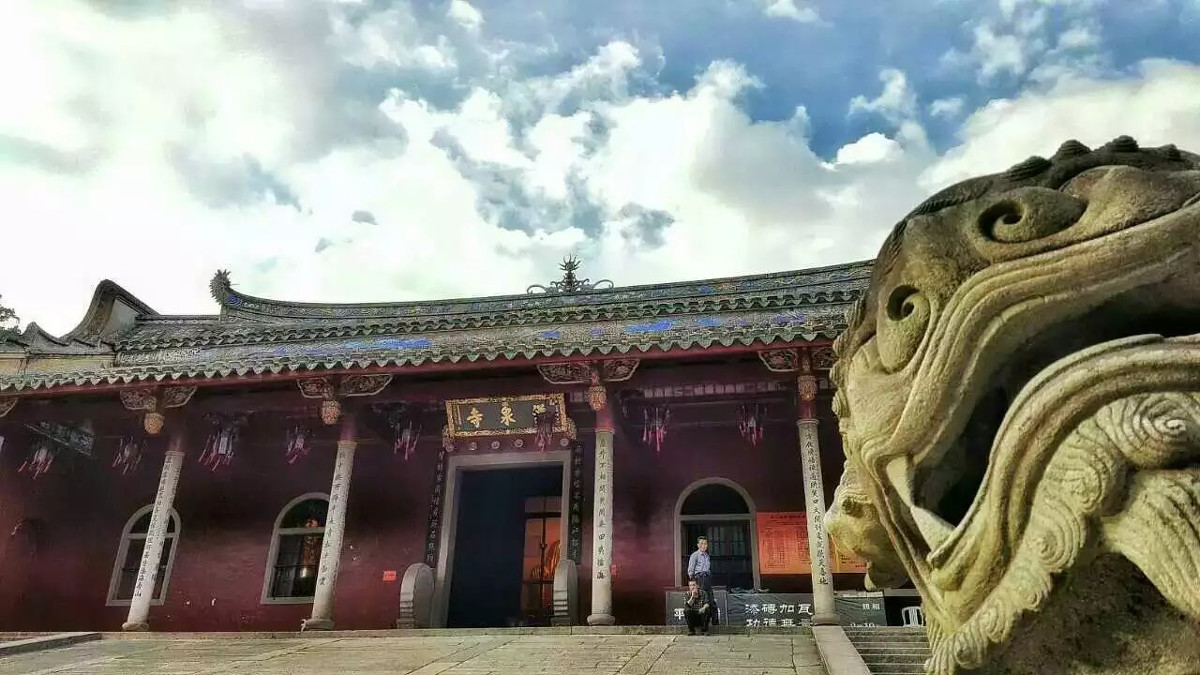 原创福建很受欢迎的寺庙有进山不见寺进寺不见山的建筑布局