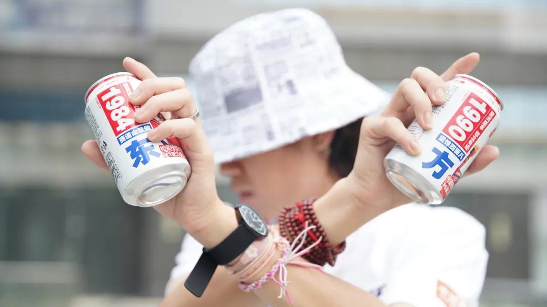 健力宝|佛山的秋日来了,一起解锁国潮秋日大片!别忘了带上你的“潮拍神器”。