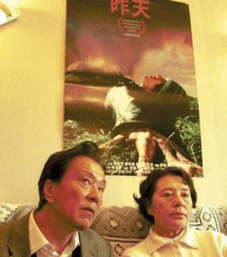 瘾君子贾宏声:伍宇娟为他下跪,周迅因他崩溃,43岁跳楼身亡