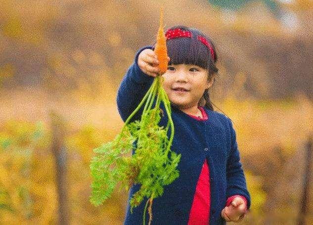 都长|王诗龄11岁生日穿校服出镜，都长这么大啦，和李湘长得太像了