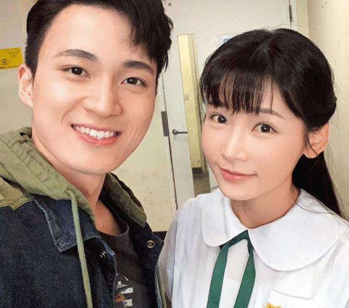 珠宝|一边发明星梦一边继承家业，31岁落选港姐简淑儿从头学做珠宝生意