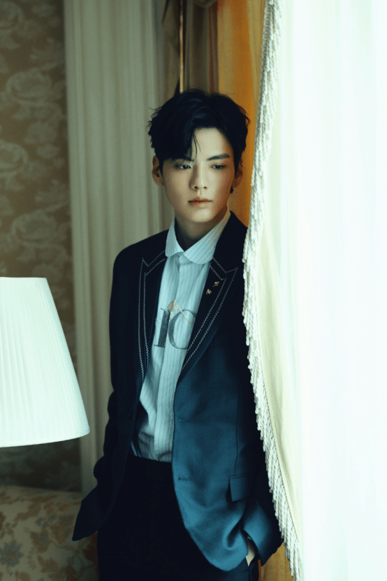 袁冰妍|李冰冰教你穿衣，袁冰妍喂你吃冰激凌…神仙般的日子不过如此！