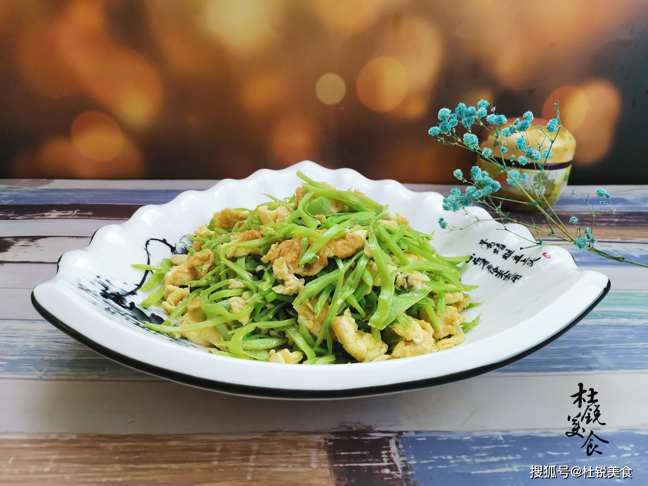 鸡蛋这样炒鲜香滑嫩,搭配应季食材,做出美味家常菜_扁豆