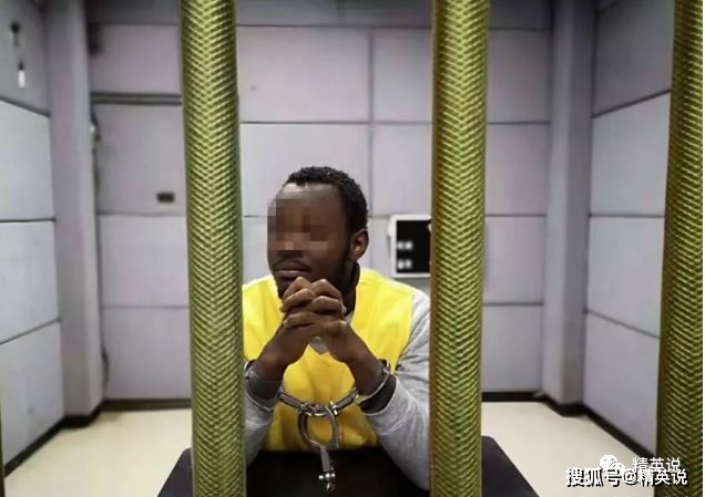 靳东|中国大妈被骗爱背后，有人网恋非洲鲜肉、卖房转账被骗千万，还哭着为他们辩解