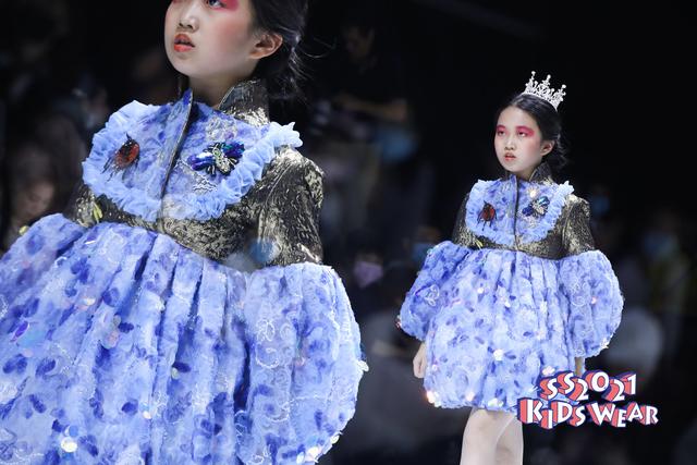 时尚|科技与时尚相融合——FUNNY DREAM高定礼服童装秀