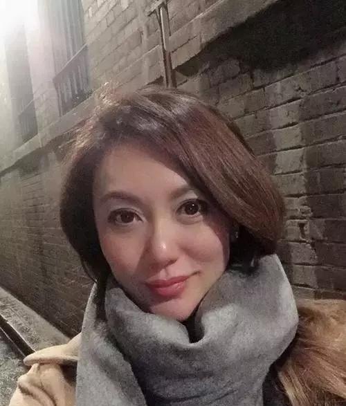 40岁的"牡丹仙子"郭妃丽嫁给50岁的澳洲人,现在成这样