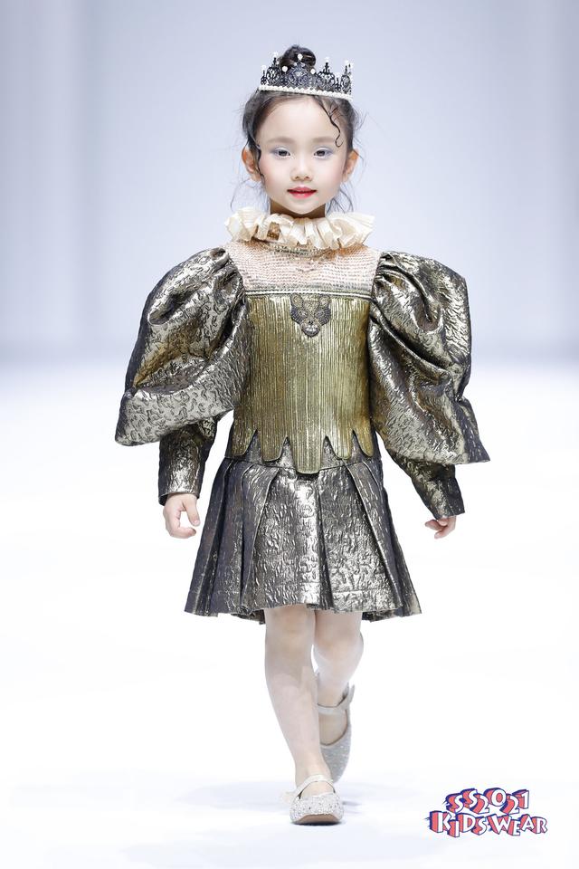 时尚|科技与时尚相融合——FUNNY DREAM高定礼服童装秀