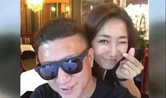 曾借影后走红，成名后马上分手，被金星内涵是