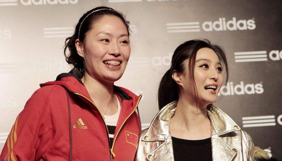 马蕴雯晒混血女儿照片,孩子有排球天赋,为国效力成难题