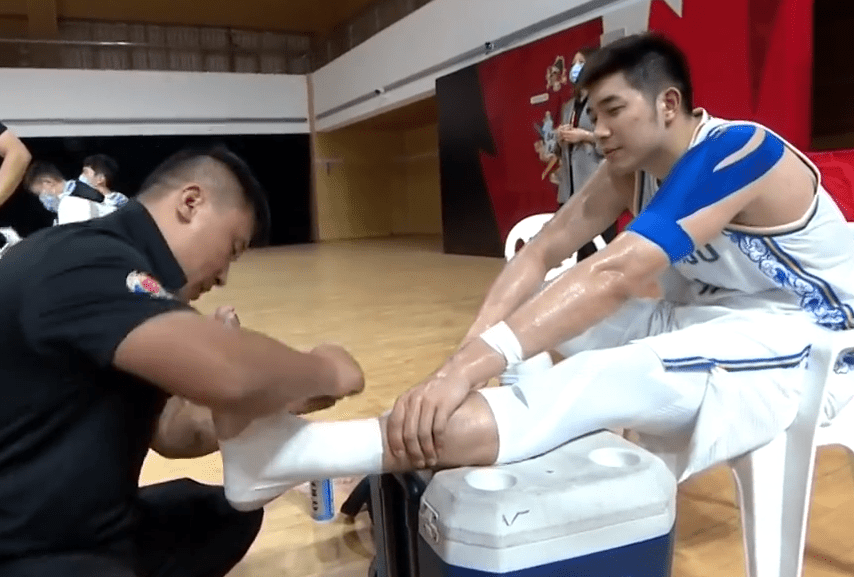 顶薪先生遭伤病打击,63天休赛期背锅?_冠希