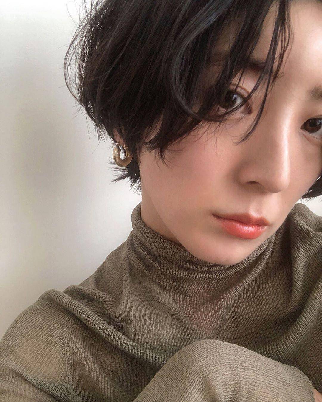 短发|舒淇、徐若瑄都剪短了！蓬松的【男孩风】短发，实在是太飒了