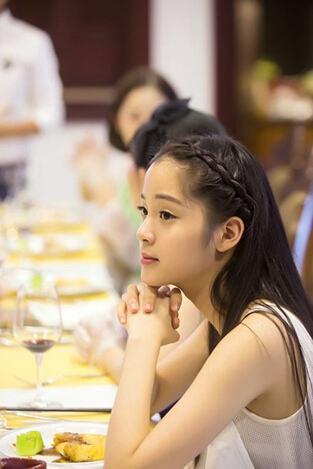 欧阳娜娜唱歌视频 3fc0fa060ec64e0db3dfe99d69384cf3.jpeg