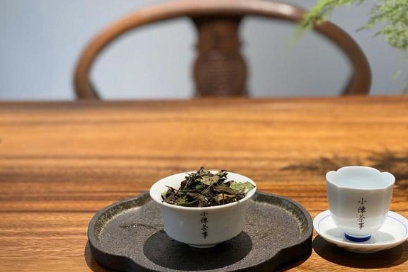 新茶|但是老茶是要闷的，请别在相信这无稽之谈新茶有些不太适合闷泡