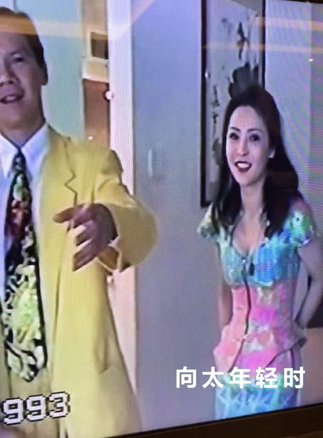 锥子脸|61岁向太少女心足！拍照爱把自己P成锥子脸，第一美模颜值成过去