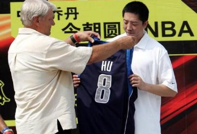 中國籃球明星排行榜_成功旅歐亞洲球星!中國有人上榜,車范根第2,第1是現役球員