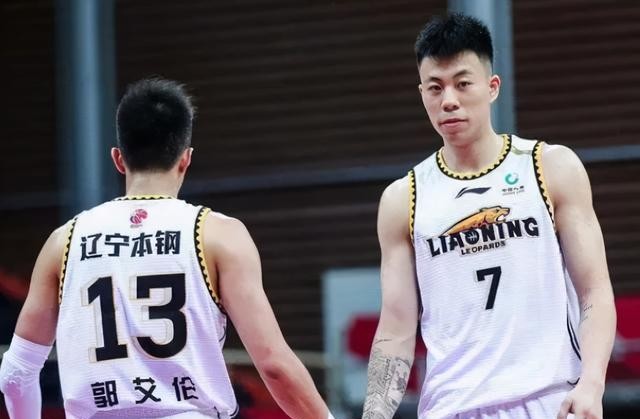 原创郭艾伦依旧神勇,张镇麟天赋惊人,辽宁男篮已成夺冠大热门球队