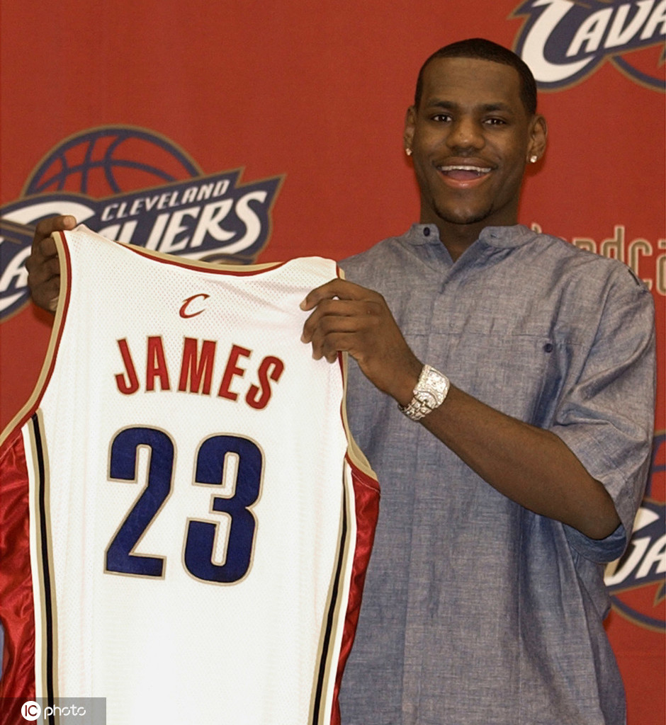 NBA故事汇：从小皇帝到落寞哥 詹姆斯首段骑士生涯