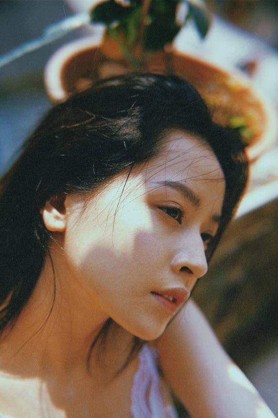 下巴|看完这篇再决定要不要打瘦脸针！不用P图双下巴也能byebye