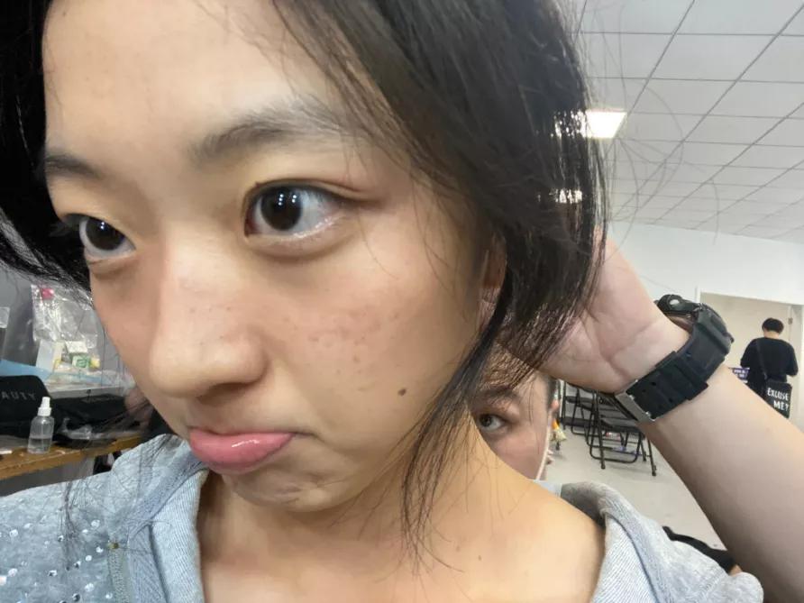 斑点|美到甘愿被她抢老公，王思聪新盯上的“女友”到底赢在哪？