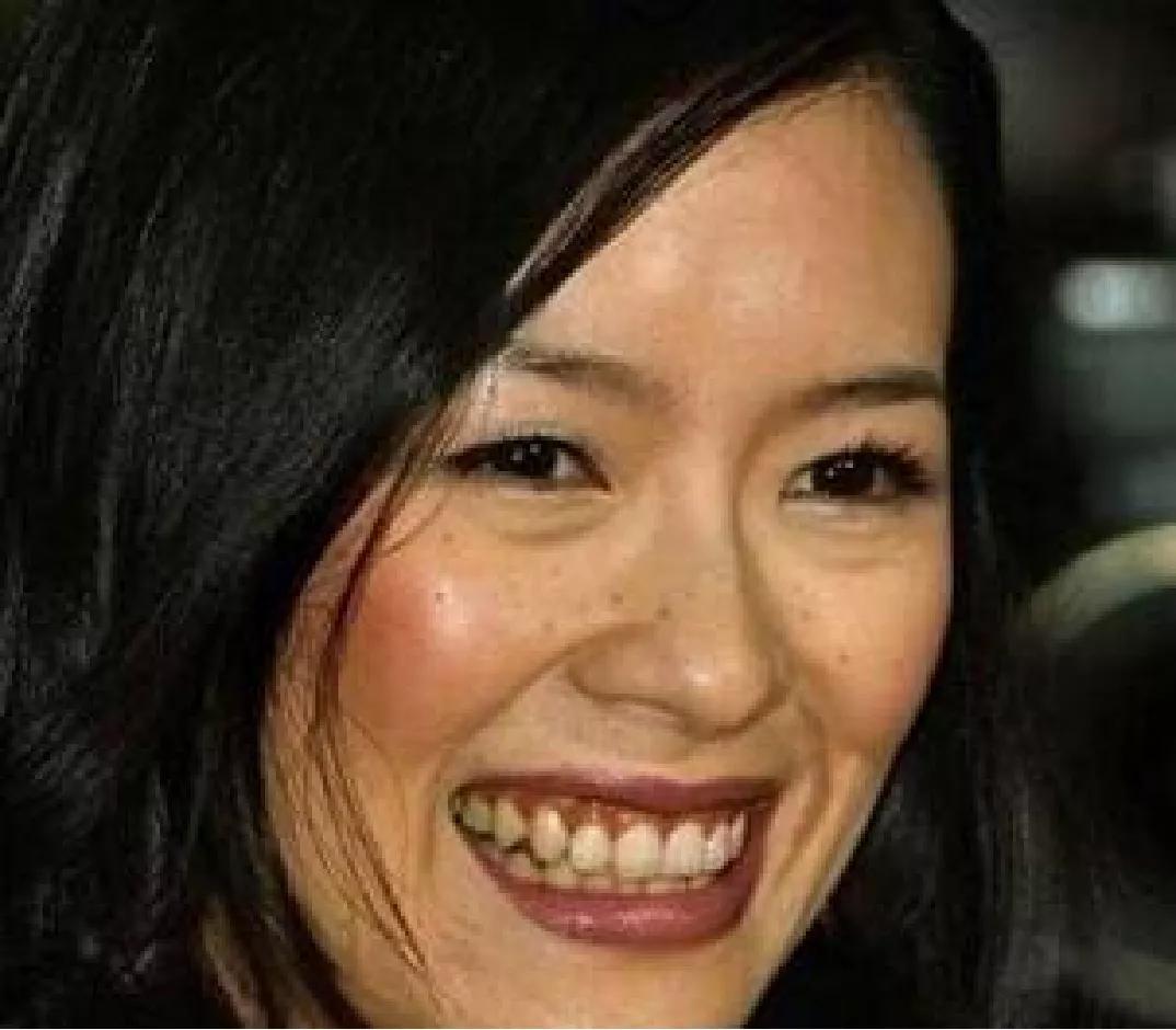 斑点|美到甘愿被她抢老公，王思聪新盯上的“女友”到底赢在哪？