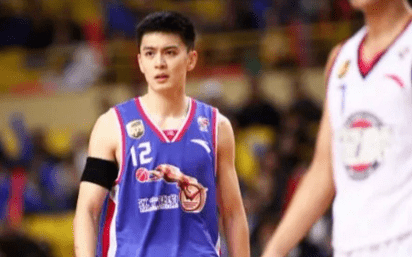 消音|爆粗口被全程消音上热搜，脸却帅成颜值天花板…