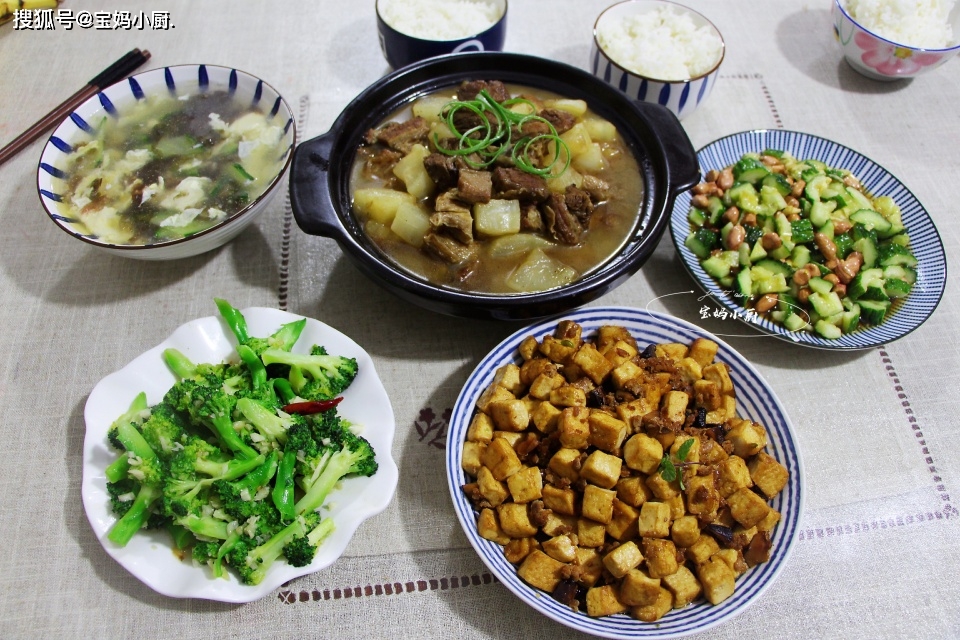 原创霜降到,顺应节气,家里的饭菜要这样搭配,营养不燥,家人更壮实