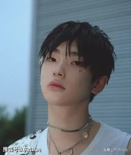 层次感|叠戴项链，既增加了层次感，又显得脖子线条更加修长