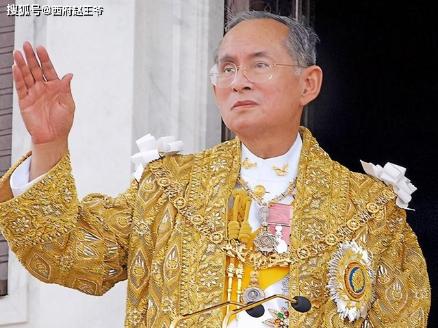 凌驾于国会之上泰国的君主立宪制其实只是个幌子