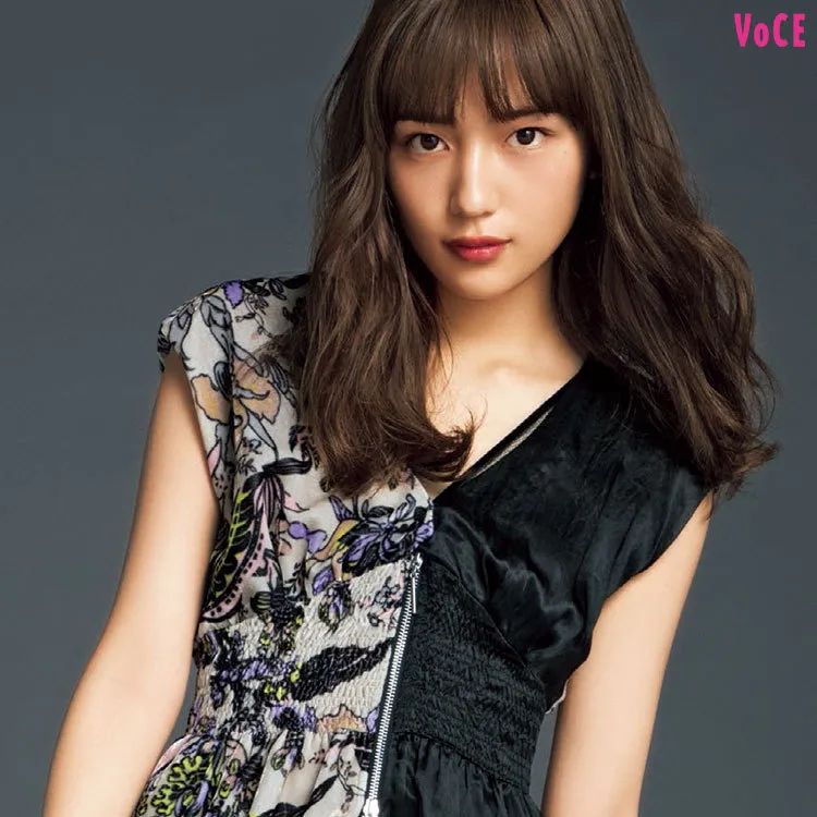 川口春奈晒自拍,明显的黑眼圈让粉丝担心