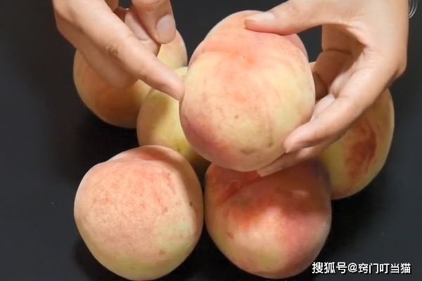 桃子怎么分公母 f550f54d7b304715b0d0e019b17d1698.jpeg