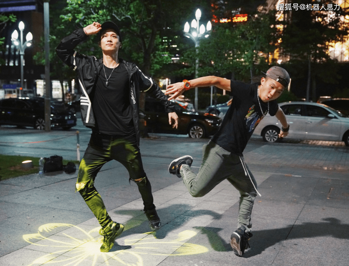 深圳第一批持证街舞类型的街头艺人_手机搜狐网