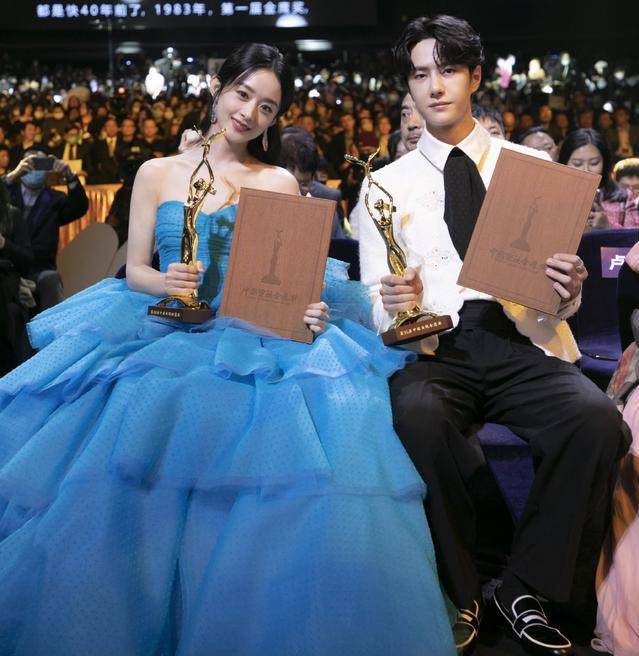 肌肤|杨幂，赵丽颖是吃了什么仙丹吗？她们的“逆龄”到底怎么操作的