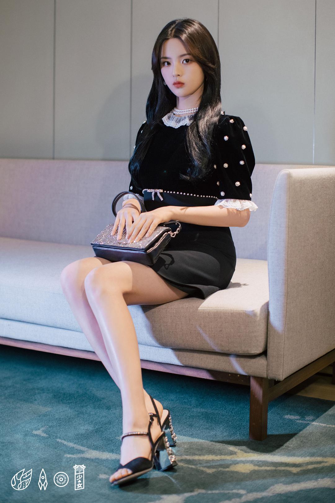 周震|娱乐圈到处是周震南虞书欣同款公子千金,艺人都不愿立寒门人设?