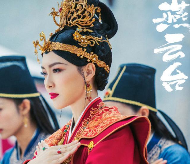 原创《燕云台》新剧照发布!唐嫣霸气皇后造型登场,网友直呼太漂亮了!