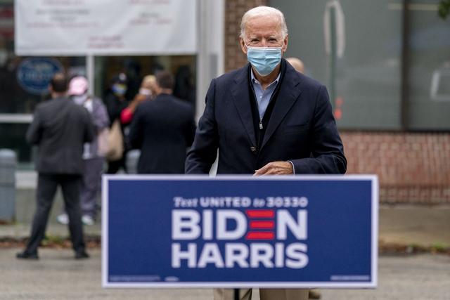 特朗普连任前景不明，老朋友日本左右为难，菅