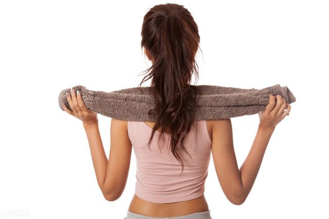 背有|女生多练背有什么好处？如何练出女神的蝴蝶背，提升气质？