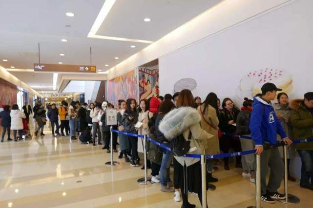 奶茶|比奢侈品还暴利的行业，年轻女性却甘愿被掏空，有人靠此赚到40亿