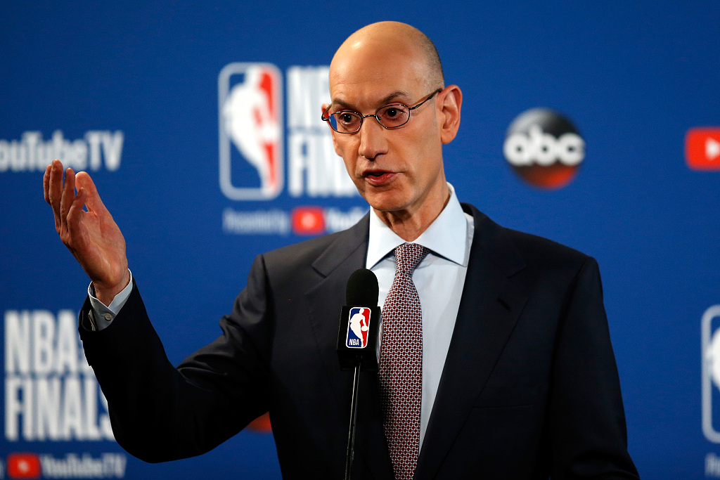 NBA确认亏14亿，詹皇推迟开赛美梦破碎，只歇51天勒布朗连冠悬了